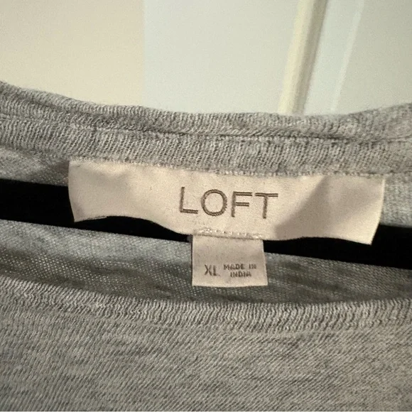 100% cotton LOFT Gray Top with Cream Hem - Picture 4 of 4